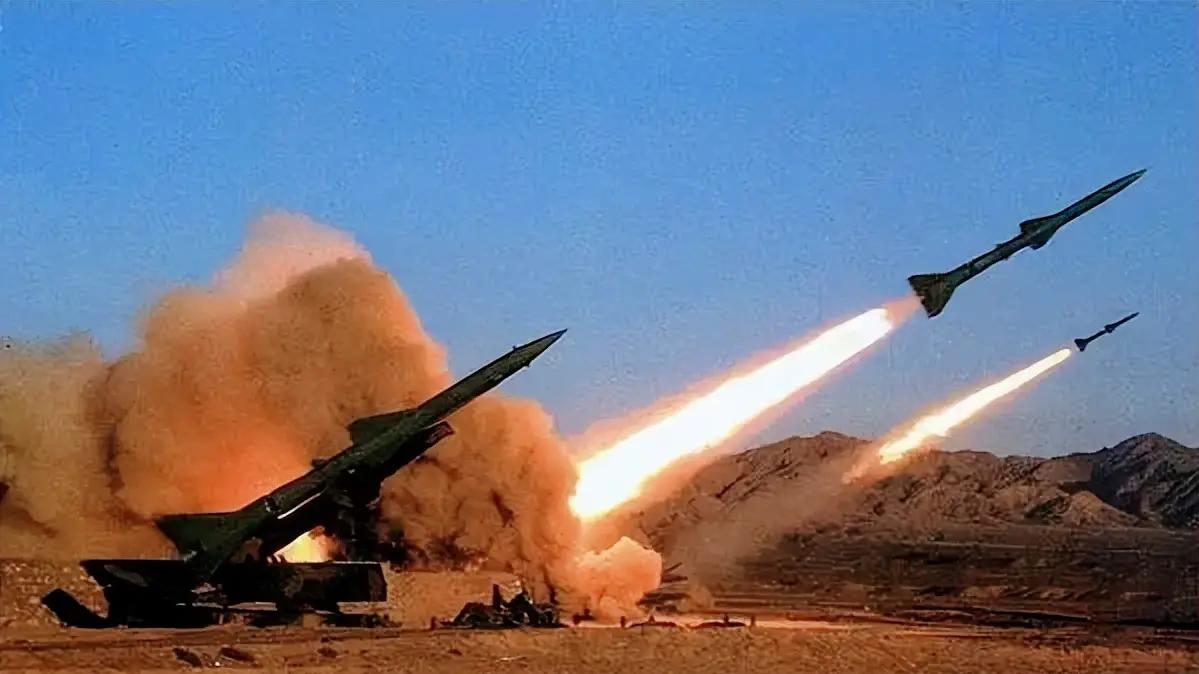 火力全开 一口气击沉6艘乌军无人艇：283架来袭无人机一架没跑掉