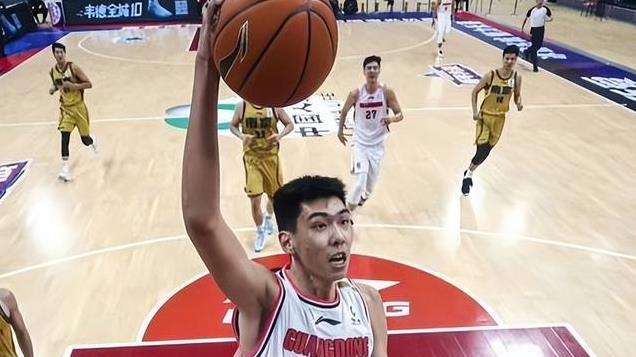 不得了，12连胜上海男篮再这么下去，非把洛夫顿打回NBA不可