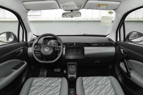 零跑 T03 2025 款 310 舒享版：5-6 万元纯电微型车的均衡之选​