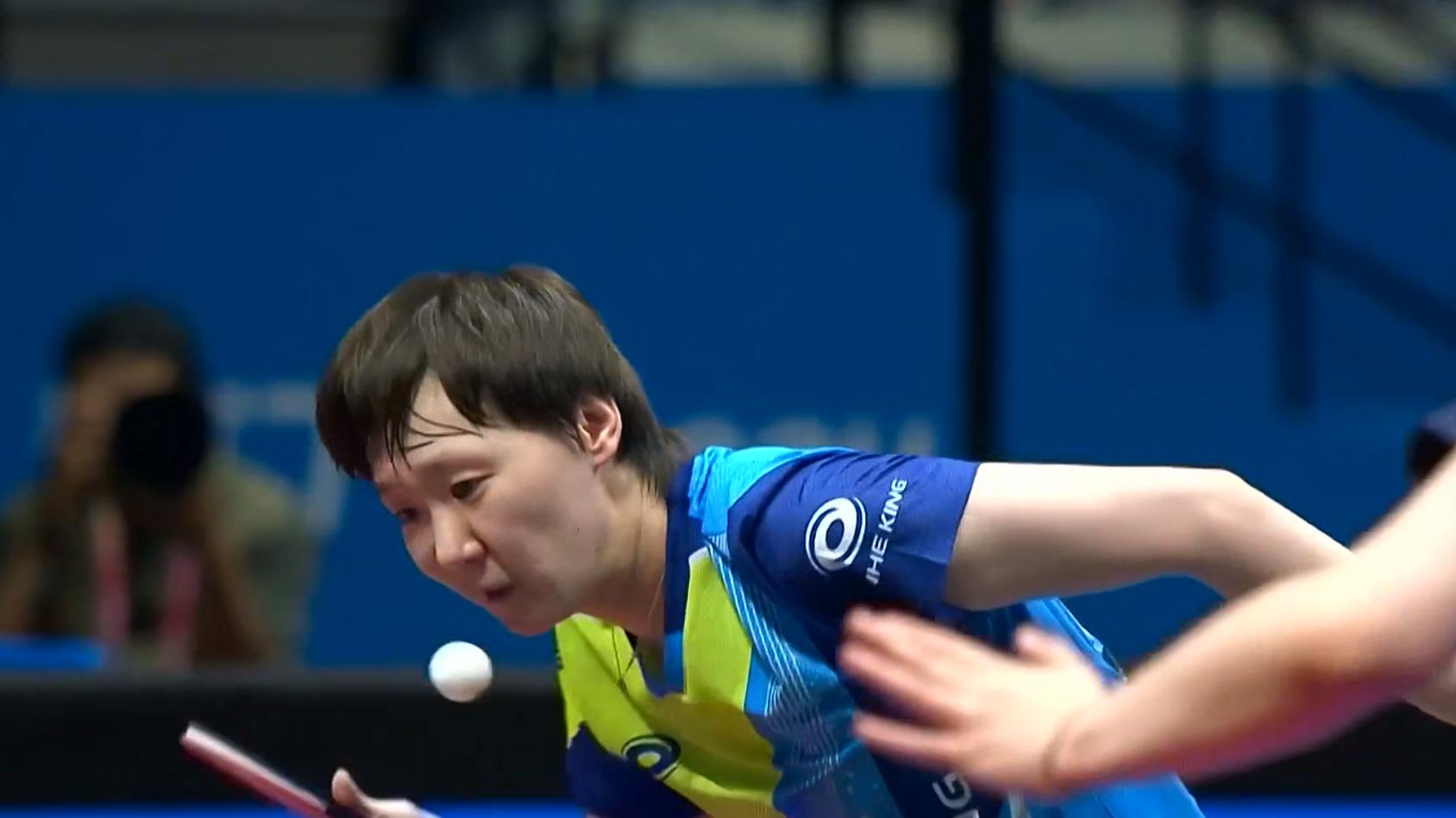 王曼昱4-2颖莎蝉联金牌！邓亚萍点评，指出4个赢球的原因