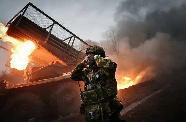 3条消息，乌克兰遭遇大危机！泽连斯基欲和谈，法：不做中美附庸