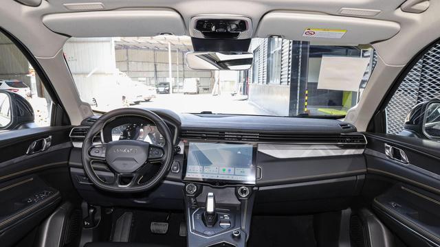 领克01焕新版内饰官图发布，新车6月10日上市，现款售价15.58万元起