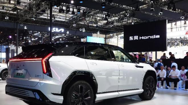 本田想通了！换上新车标，比Model Y大一圈配476马力+ADS减震