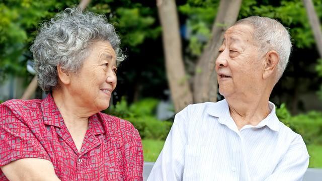 我54岁上海离异女人，想找一个月收入5000以上的退休男人，好找吗