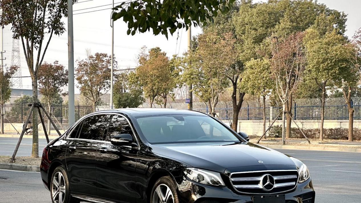 17.9万圆你奔驰梦，2018款奔驰E级运动型，8.4万公里！