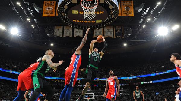 不会吧！都39岁高龄了，还被豪强疯抢，这个老探花这么牛？