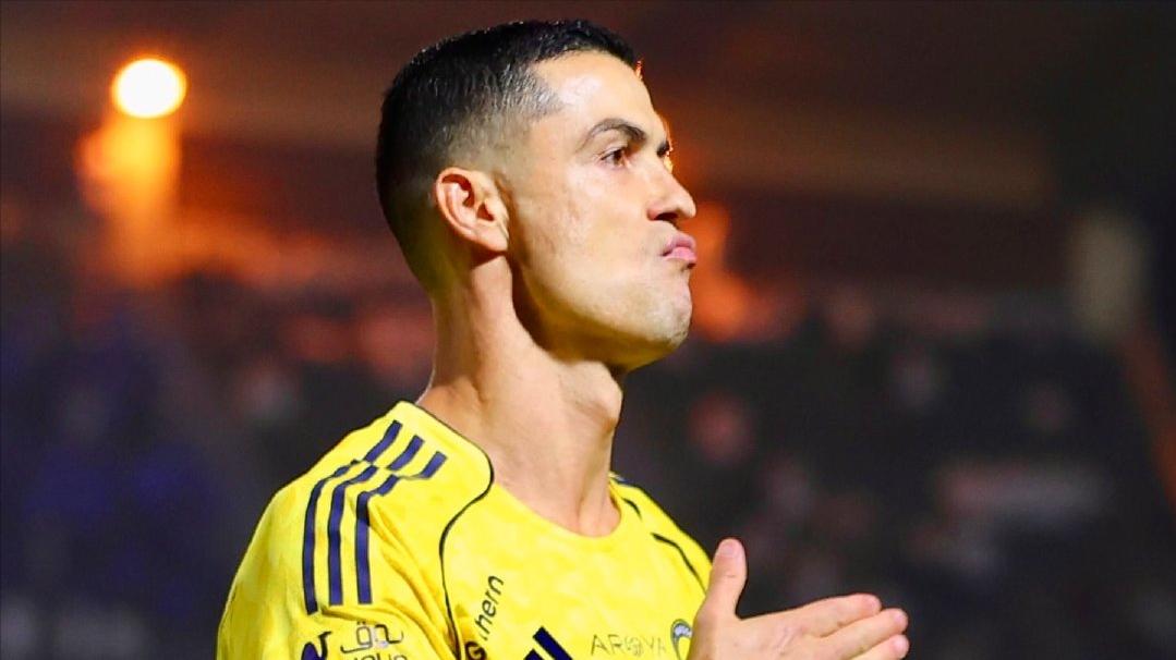 薪资战! 沙特拟砸超 C 罗年薪挖萨拉赫，总裁的 “第一” 执念岂能容？