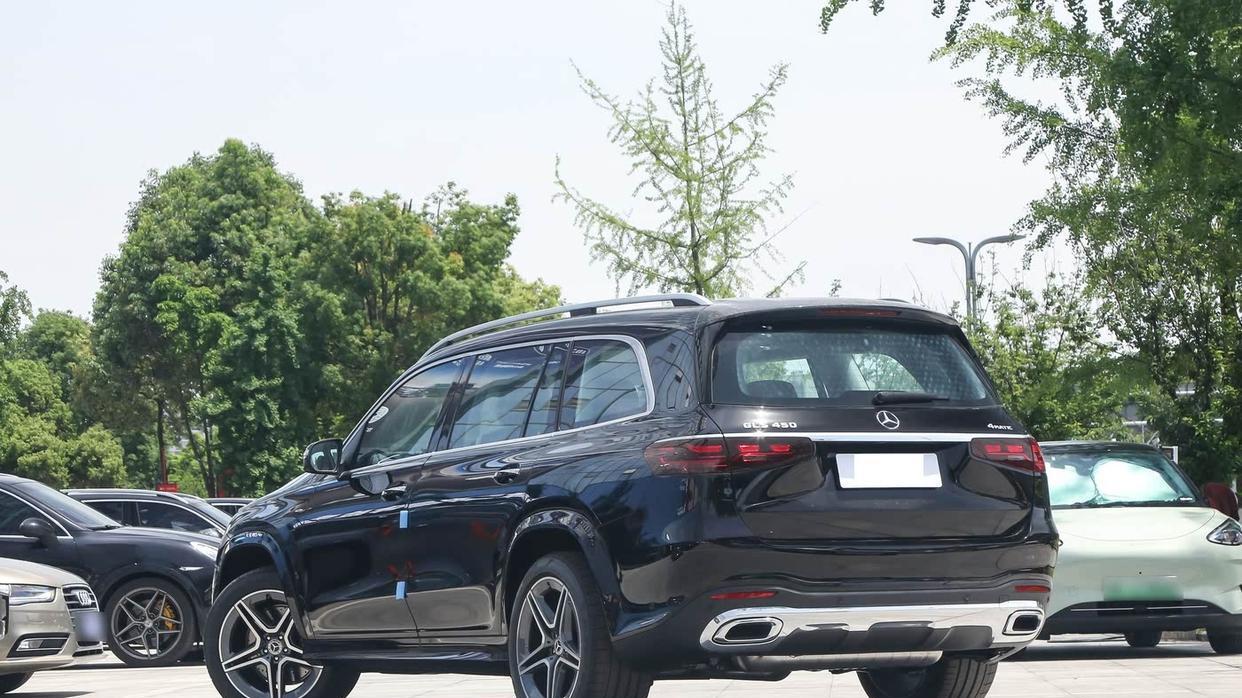 全新奔驰大型SUV到店！车长超5米2，配大七座