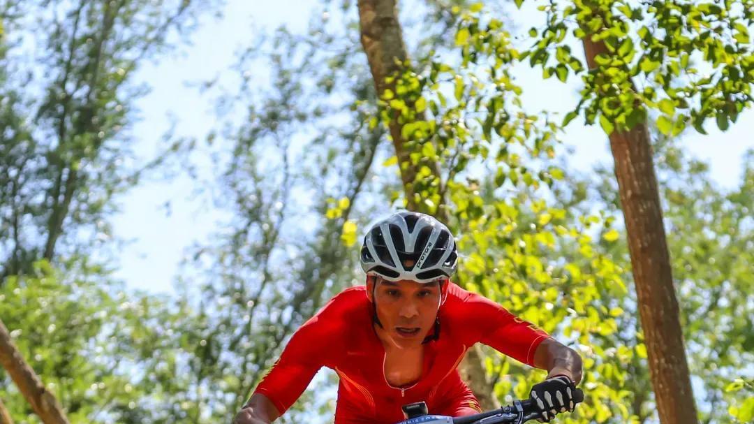 买山地车选平把还是燕把？