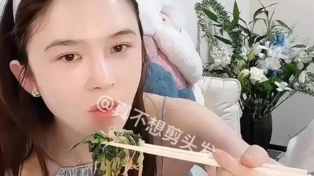 赵樱子官宣恋情，直播示爱林更新，赵丽颖躺枪？娱乐圈情场乱成一锅粥