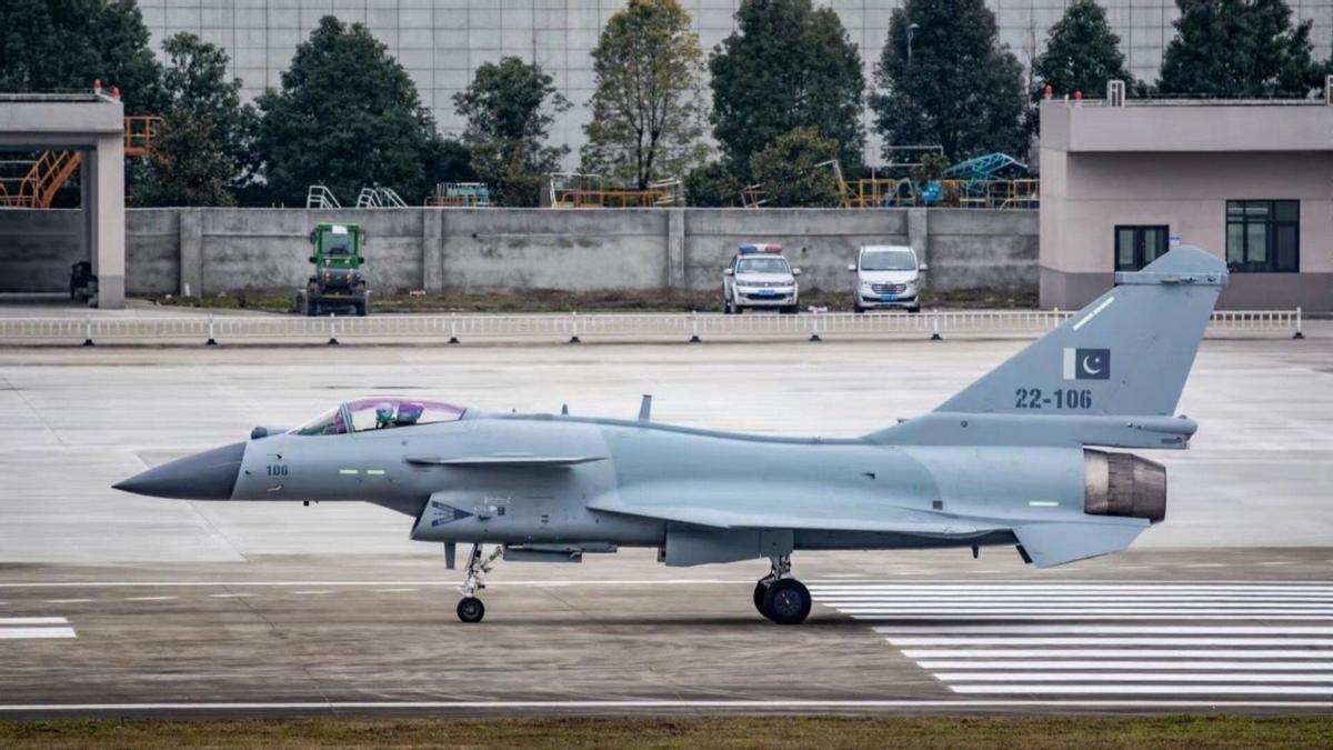 印度航母突然从港口消失，妄想一战定乾坤