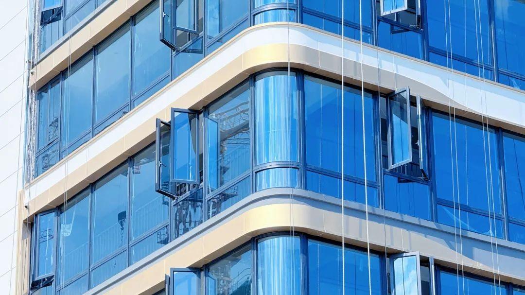 兑现实力派！琥珀·荃湖的豪宅标识，又被夯实了！