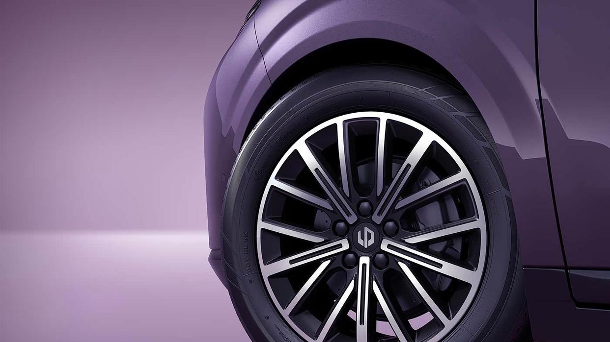 10万预算购零跑B10，续航长达510公里，豪华感与智能体验兼备