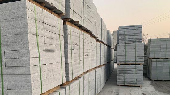 下雪后石材板地面防滑与清理指南