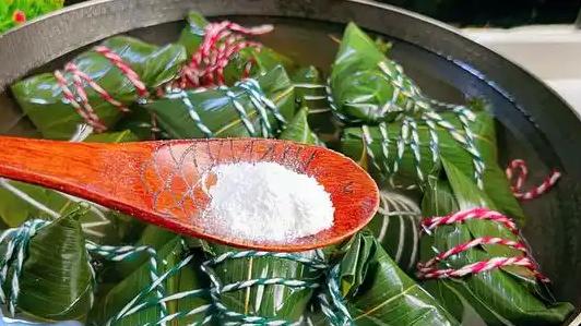 奶奶煮粽子，水中多加这2物，粽子香糯Q弹不夹生，邻居追着问配方