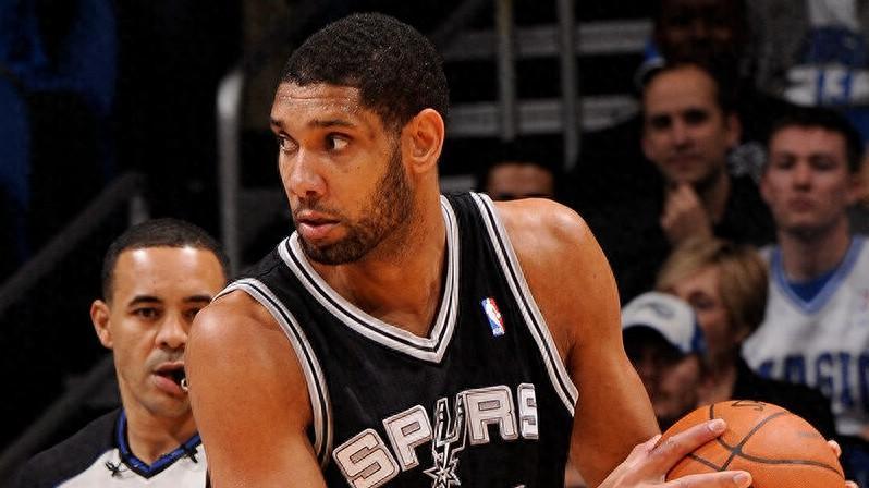 邓肯进入联盟的第一年实力就超越了海军上校大卫罗宾逊？