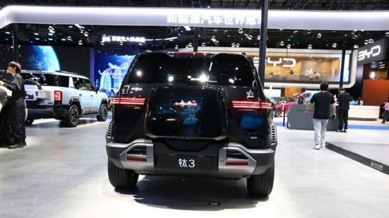 2025成都车展：实拍方程豹钛3星战都市版