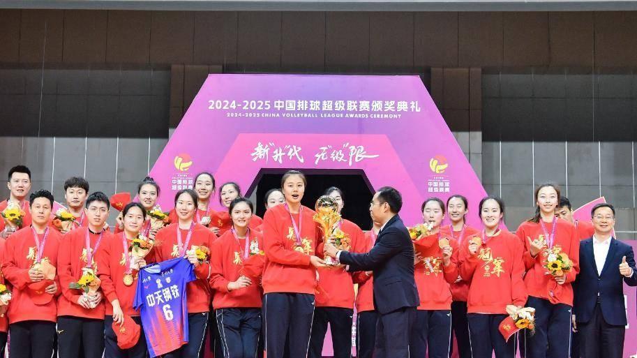 张常宁夺冠后发声：我已付出所有，两腿都有伤恐无缘中国女排