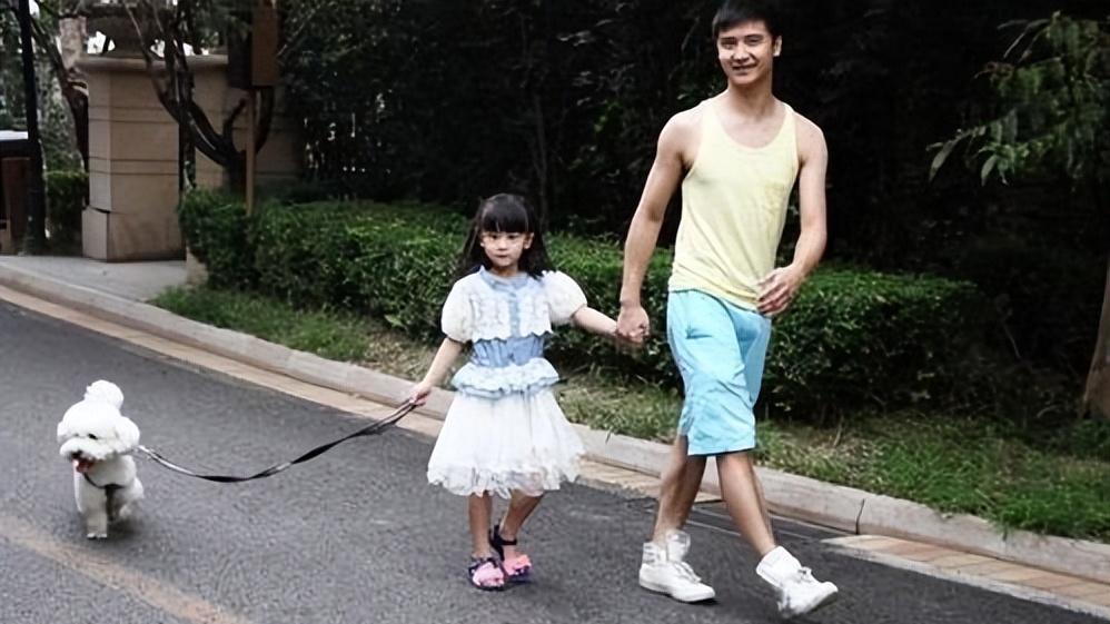 叶一茜：巅峰时期嫁人，生女被婆婆“赶回”娘家，她做错了什么？