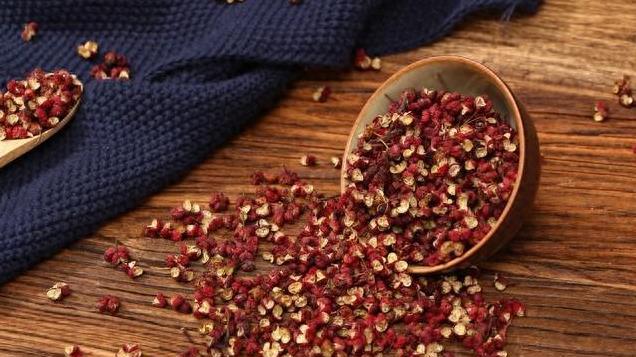 养花秘诀：竟然用一把花椒，就能让你的绿植茁壮成长！