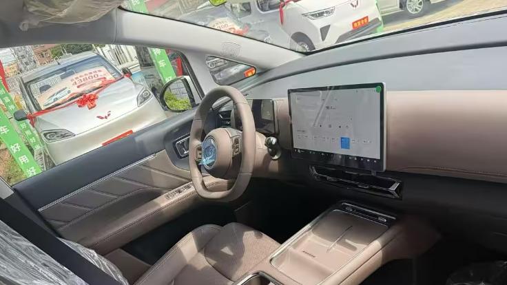 尺寸超本田奥德赛！三种动力可选，五菱星光730要火了