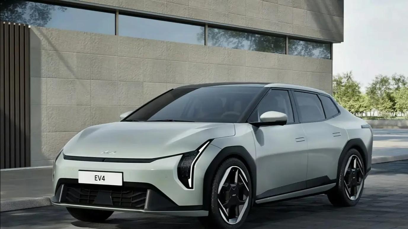 起亚 EV4 官图来袭！纯电新势力还是搅局者？