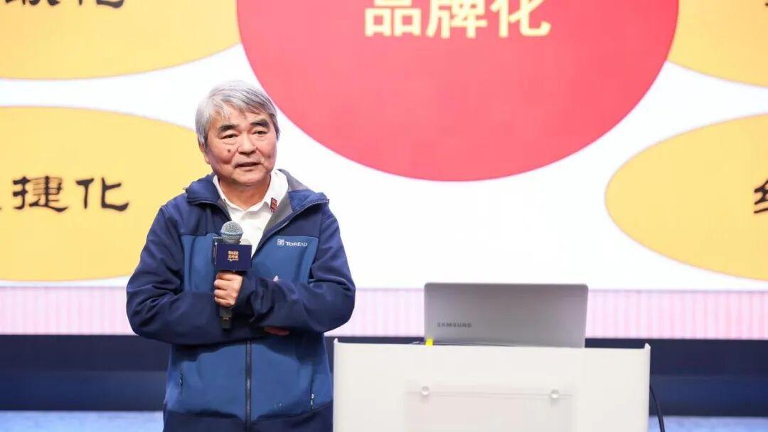 方向盘，是该紧紧握住，还是放心交给未来？TA有话说