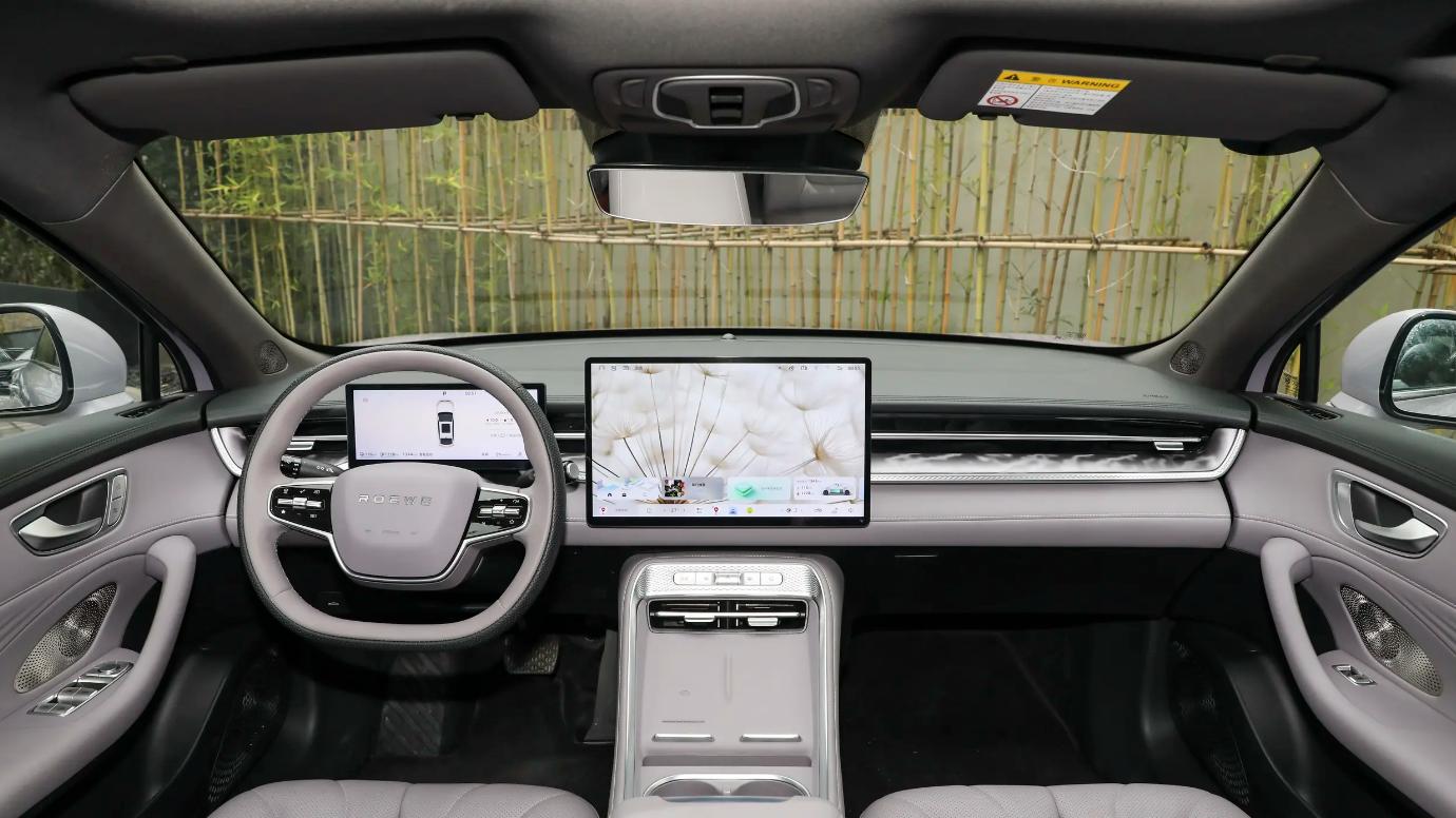 年底选车性价比分析，中型插混搅局者荣威M7 DMH，切中痛点？