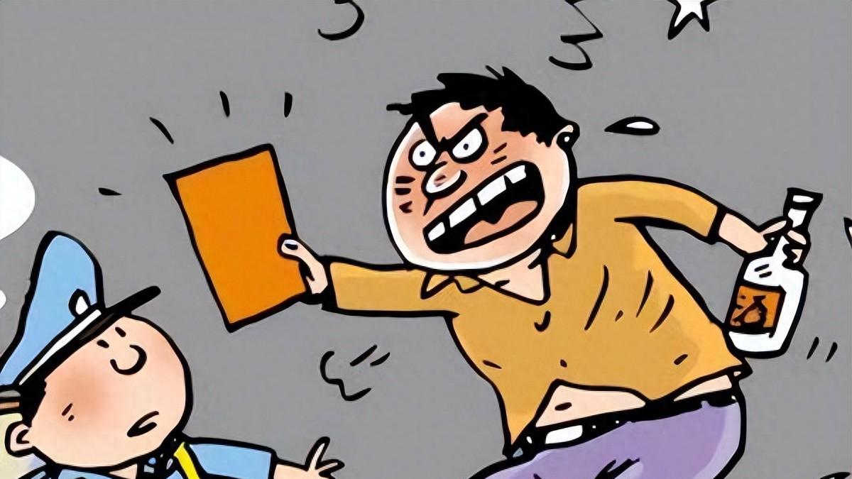 醉卧进站口摔伤 包头铁警紧急救助转危为安