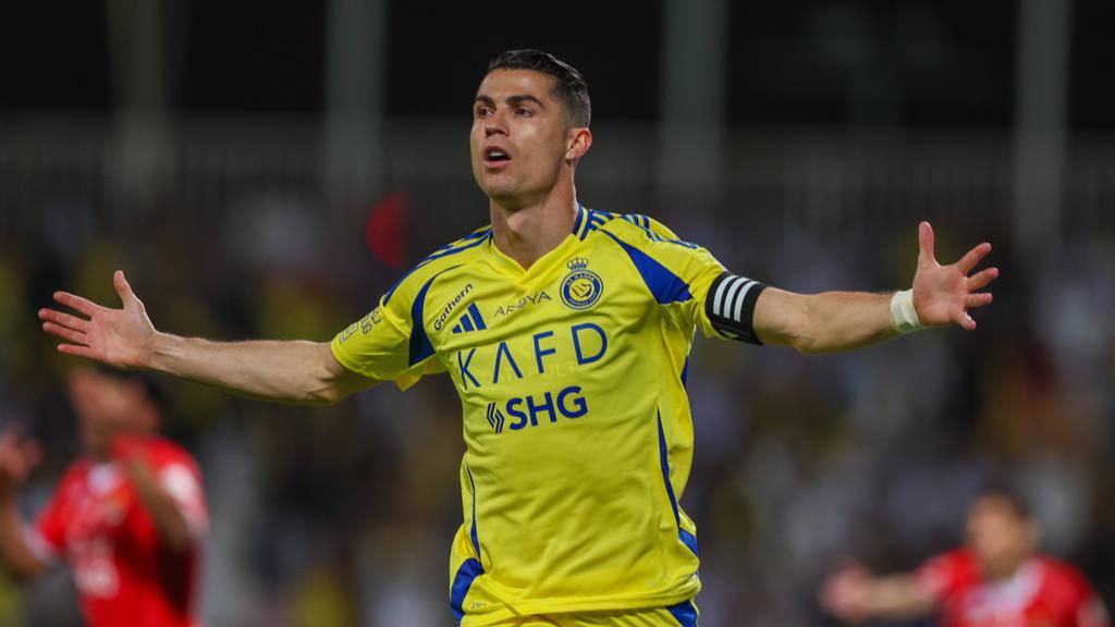 引爆足坛？C罗专访：资产早超10亿美元 不认为梅西比自己强