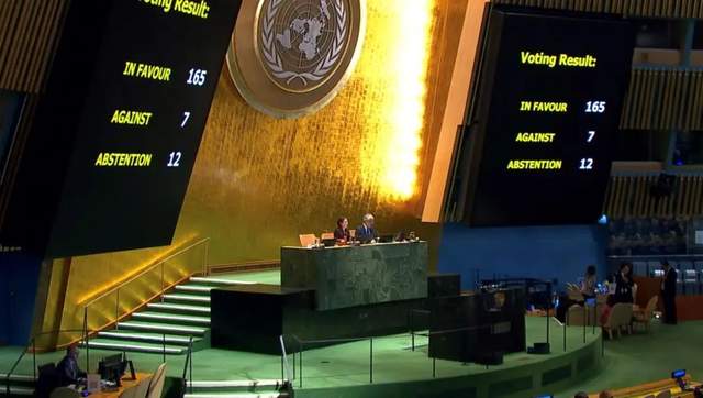 涉美国一项决议，中方投下赞成票，顿时全场掌声雷动