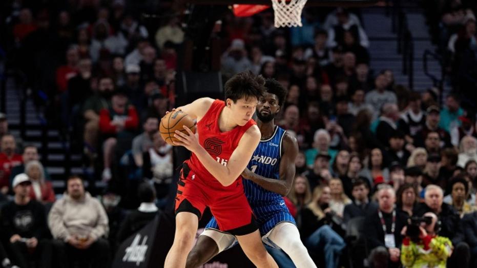 球迷退票+媒体人声讨，斯普利特引起众怒，杨瀚森要熬出头了