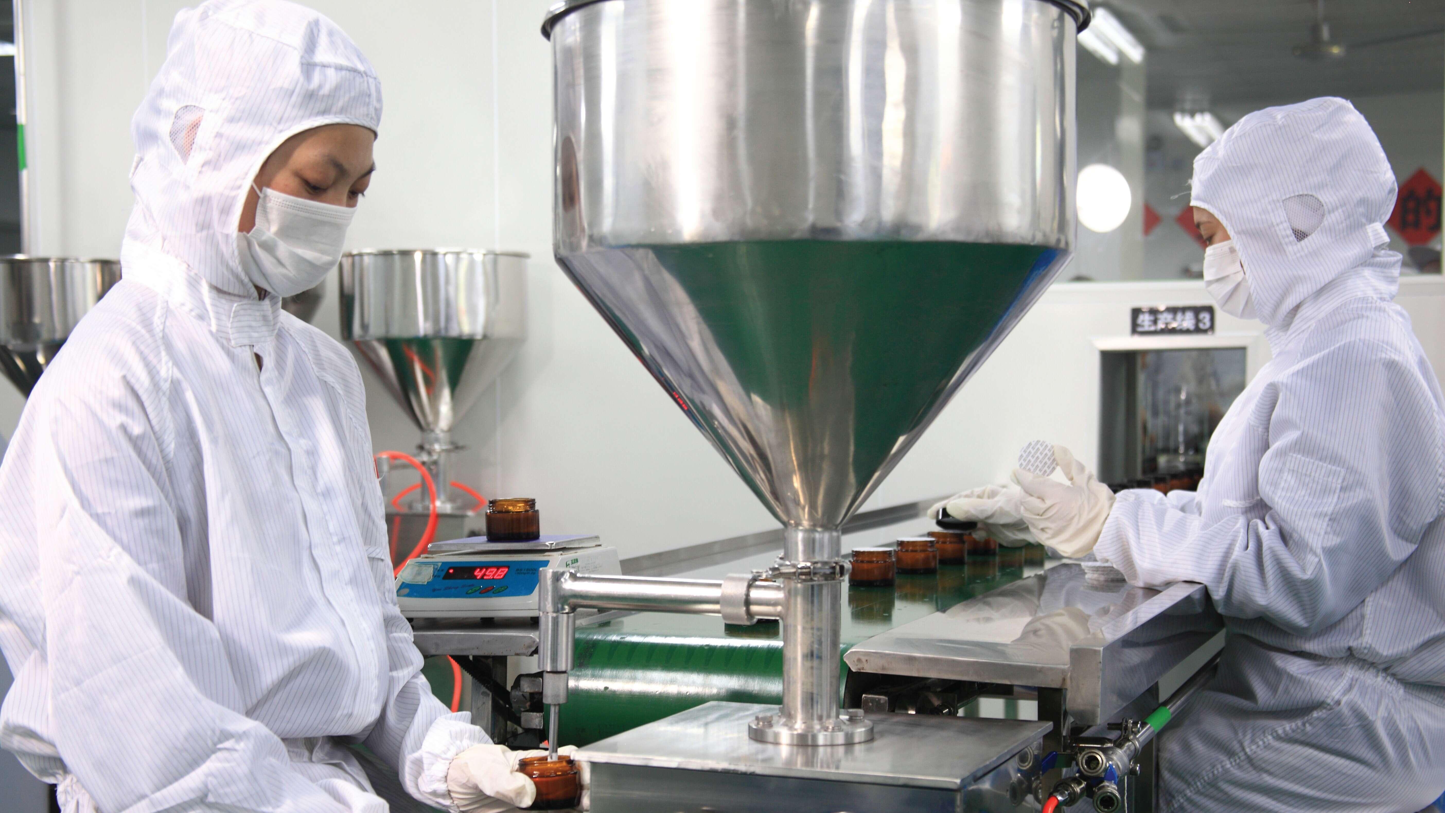 OEM化妆品定制代加工：赋能美妆品牌破局增长的新引擎