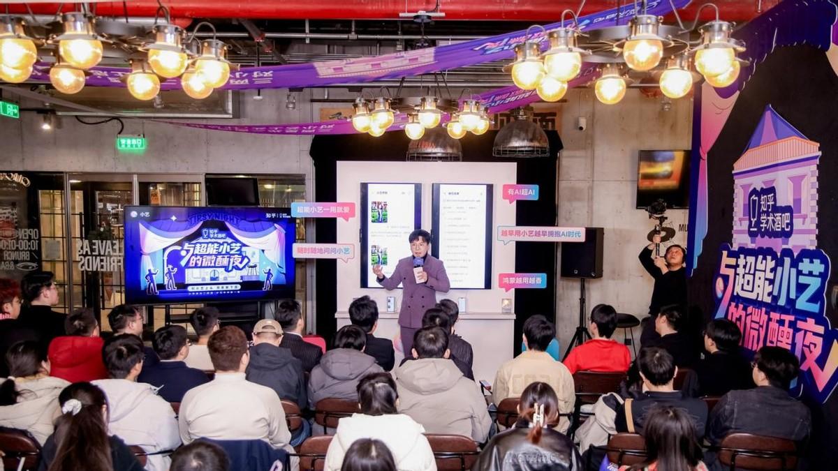 自动整理照片生成游记，小艺不愧是旅游博主口口相传的“宝藏工具”