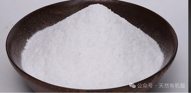 从暖手宝到薯片，揭秘乙酸钠的“双重身份”：一种怕水，一种靠水发热