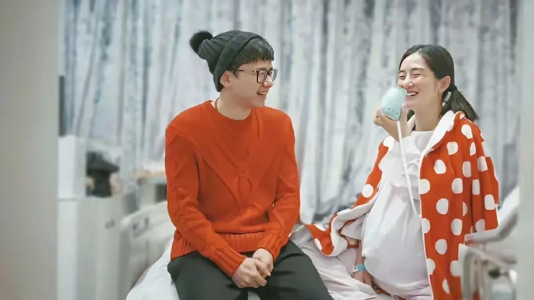 张杰谢娜想生四胎追子



张杰谢娜拼四胎，真要生儿子？



三个女儿还不够？