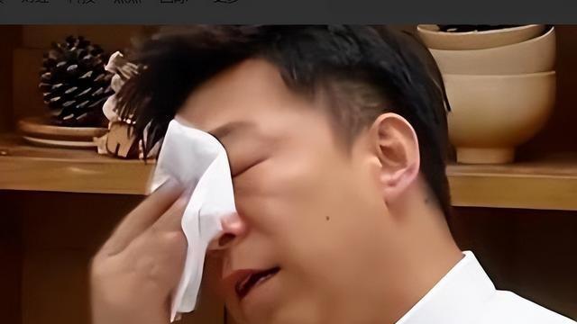 年入过亿，却把亲爹送养老院？面对质疑黄渤用7字回应，听着心酸