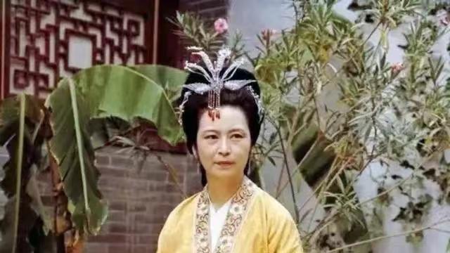 红楼里最天真的人，不是贾宝玉，也不是史湘云，而是王夫人