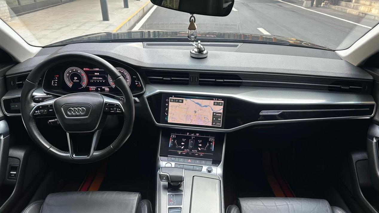 20万出头的豪华C级车，2020款奥迪A6L一手车值得入手吗？
