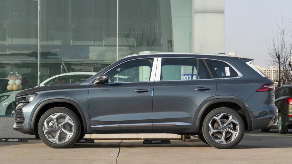 15万预算买代步SUV，不妨看看星越L，全系2.0T引擎