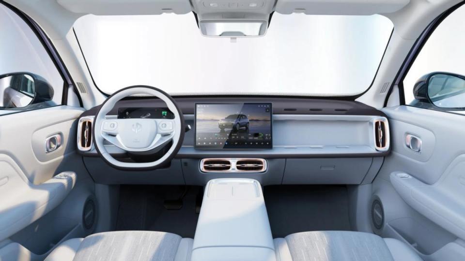 零跑B10续航虚、智能化弱、底盘差？看完你就知道了