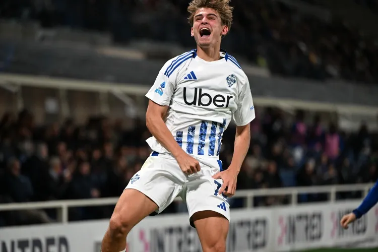 不老C罗，生涯927球！