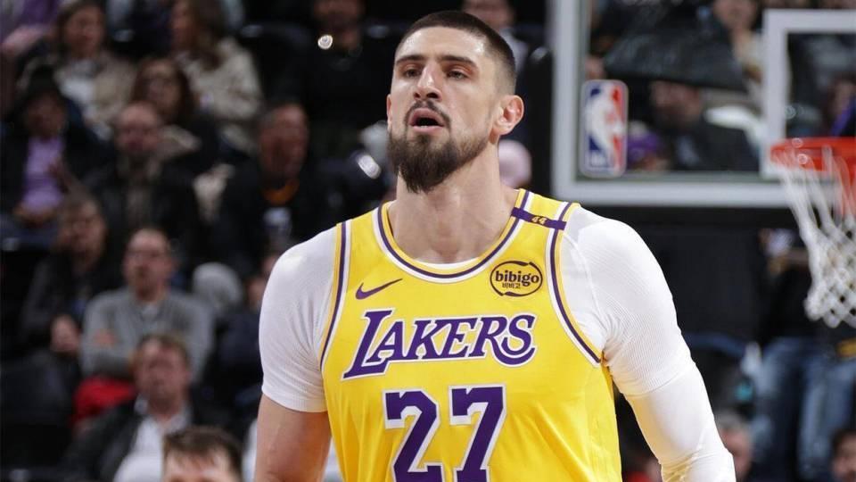 仅打两场便遭弃用，如今又成被裁对象，湖人注定成为伤心地