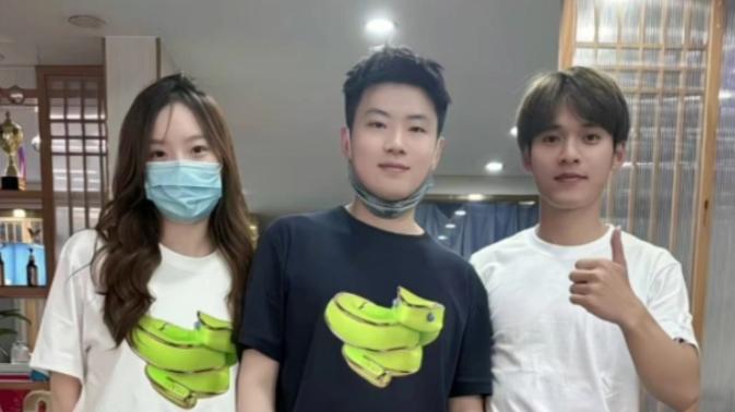 赵心童与女友回国 裁判发声 墨菲解释争议