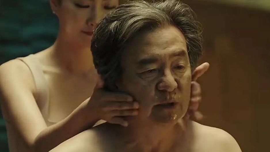 《贵族狂欢》(2025)4K在线观看-喜剧电影-即看影视