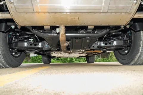 国货越野来了！捷途纵横G700横渡长江，30万级配置不输百万豪车