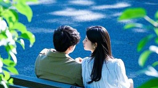 不要觉得女生这些行为是喜欢你，觉得稳了，就开始去付出，追求她