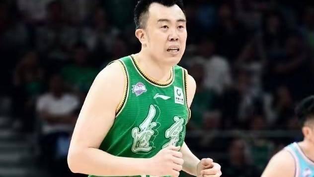 37岁韩德君一句话让记者不知所措