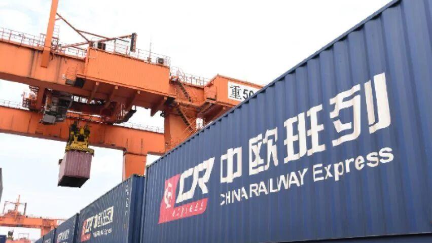 波兰关闭口岸，幸好中国早有应对方法！