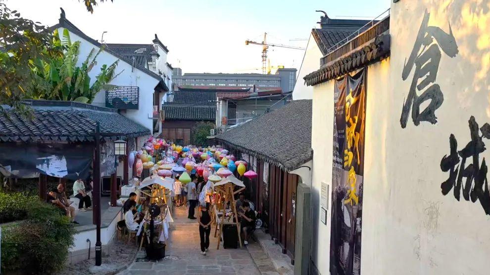 古老仓城：鲜活色彩哪里来？